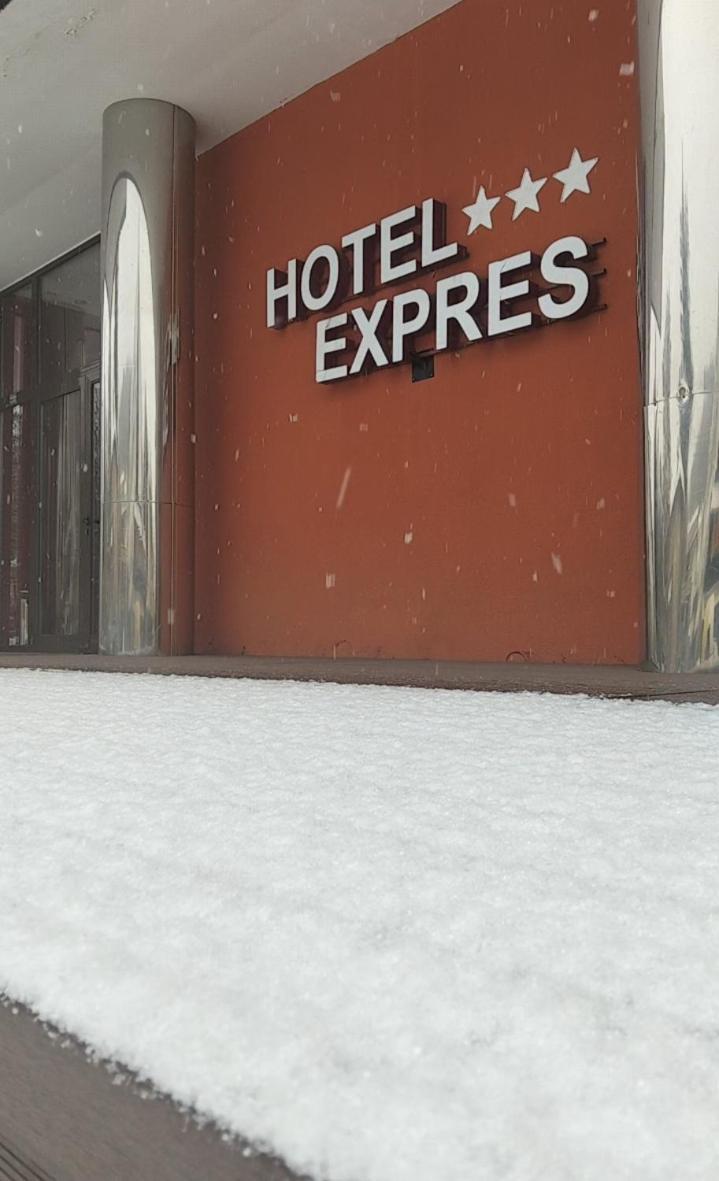 Hotel Express Predeal Εξωτερικό φωτογραφία